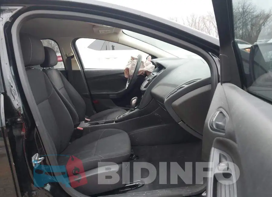 1FADP3E23GL258083 Photo# 5