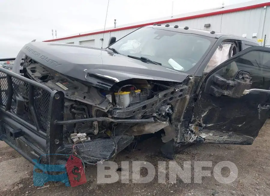 1FT8W3DT5JEB29167 Photo# 10
