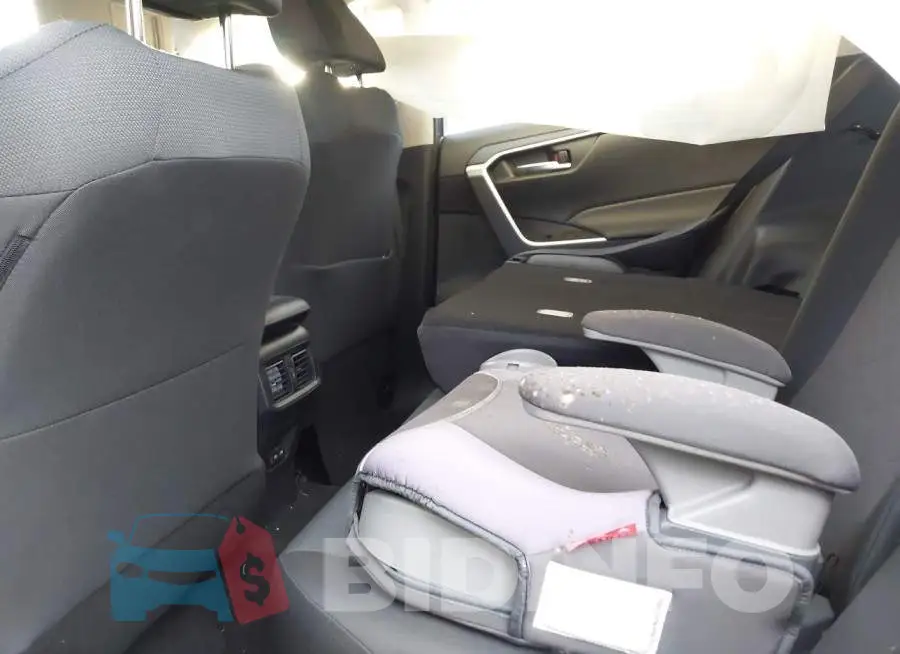 2T3W1RFVXRW347102 Photo# 8