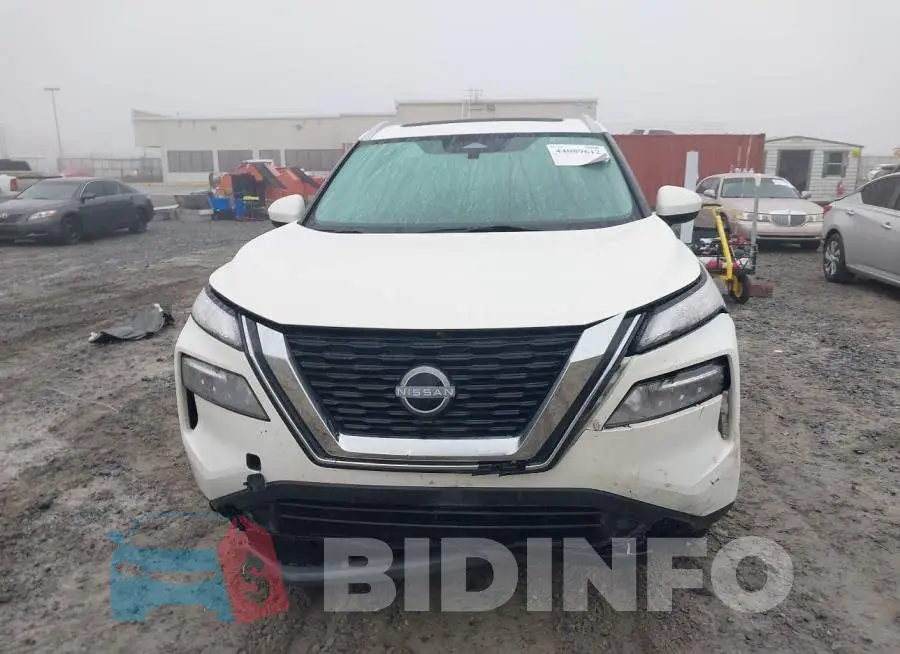 JN8BT3BBXPW496632 Photo# 12