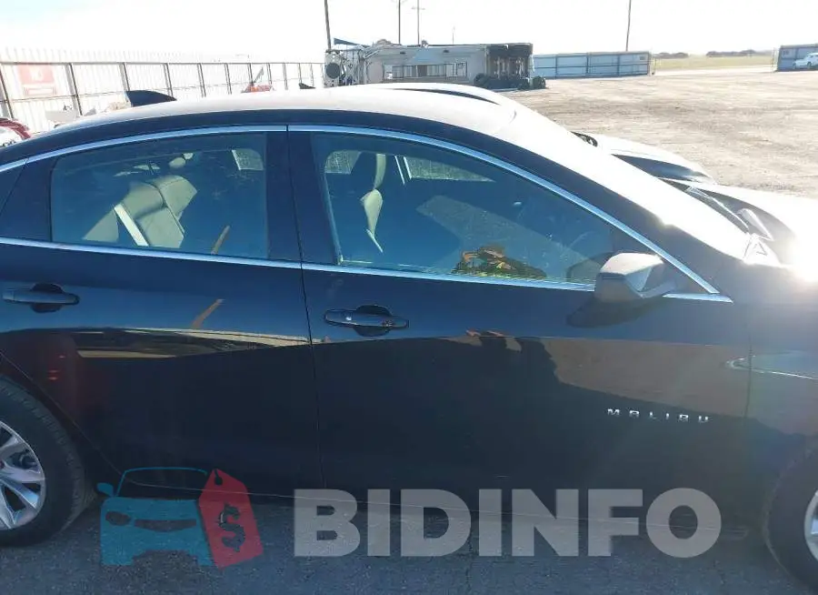 1G1ZD5ST6SF142877 Photo# 13