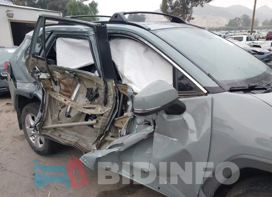 2T3W1RFV0KC026032 Photo# 6