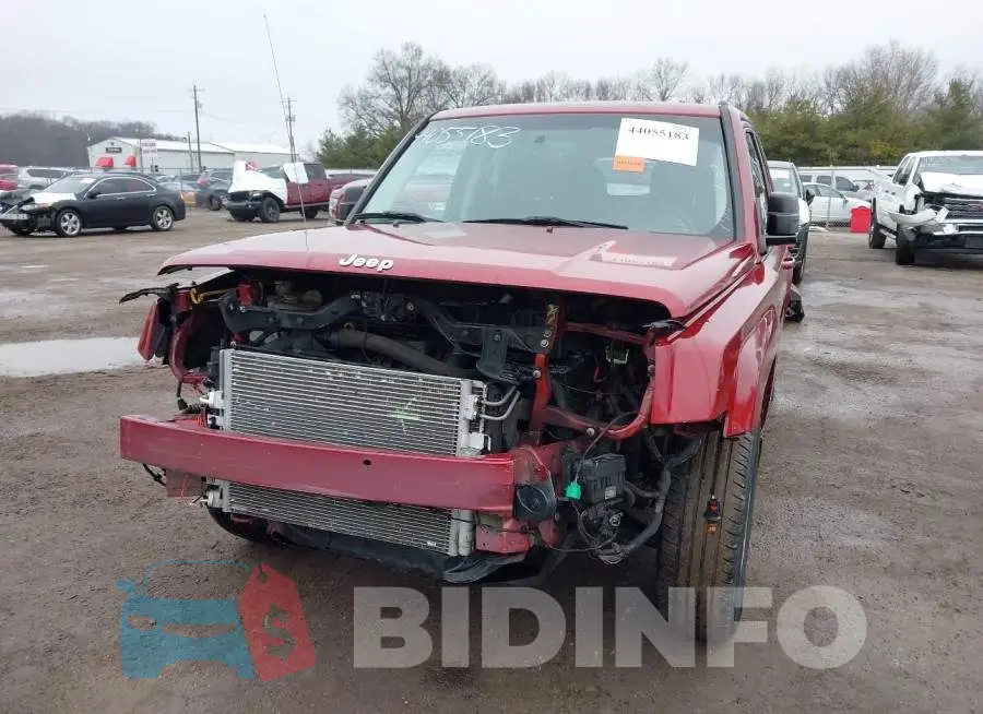1C4NJPFB0GD677315 Photo# 6