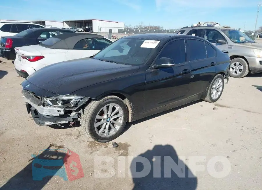 WBA8E1G52JNU92530 Photo# 2