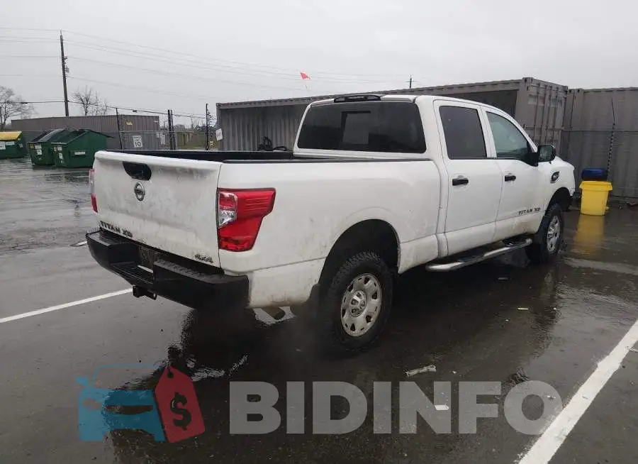 1N6AA1F30JN528132 Photo# 4