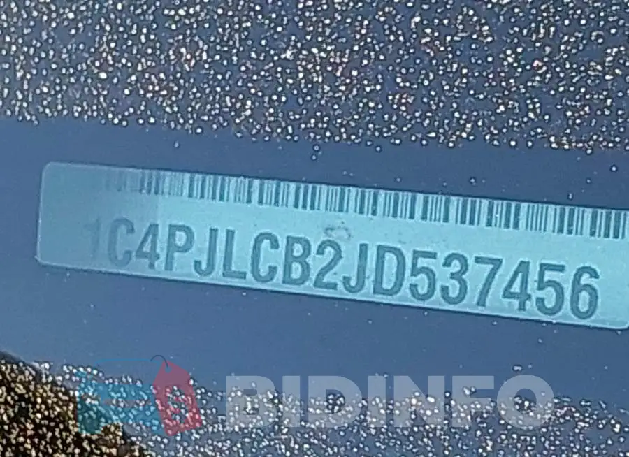 1C4PJLCB2JD537456 Photo# 9