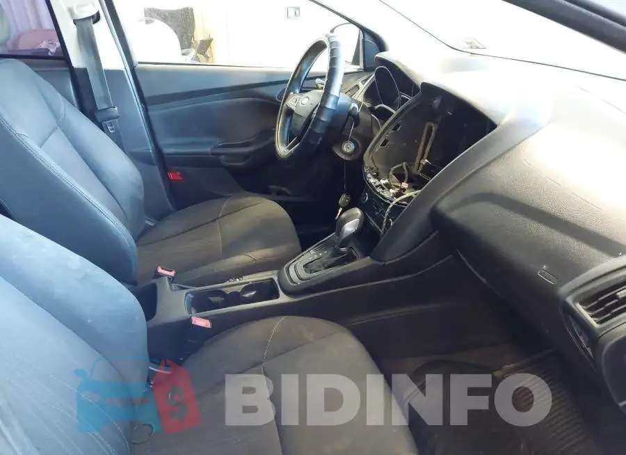 1FADP3E27GL202132 Photo# 5