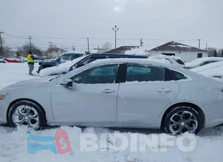 1G1ZD5ST2MF050426 Photo# 14