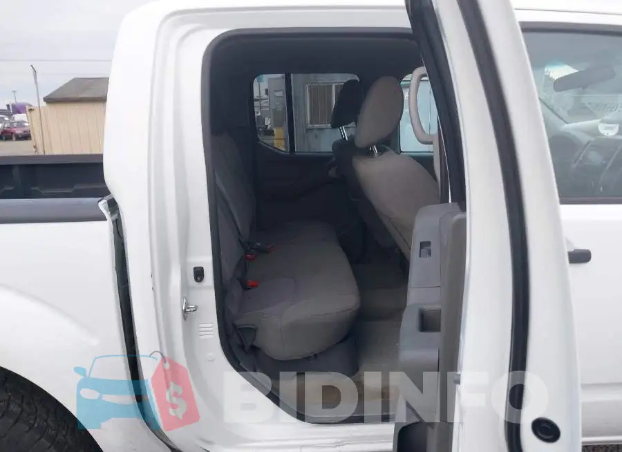 1N6AD0EV8JN742077 Photo# 8