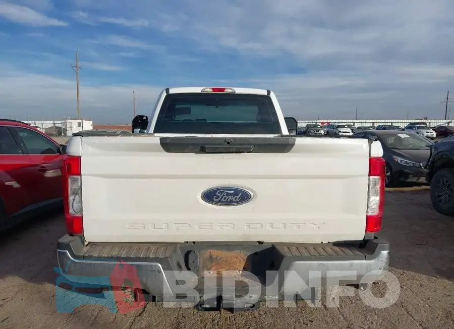 1FDBF2B68JEC12391 Photo# 16