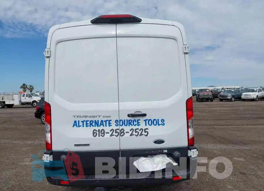 1FTYR2CV6KKB70849 Photo# 17