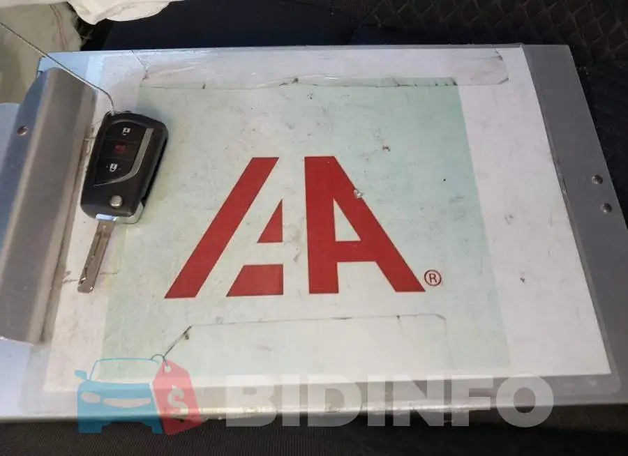 NMTKHMBX2MR138935 Photo# 11