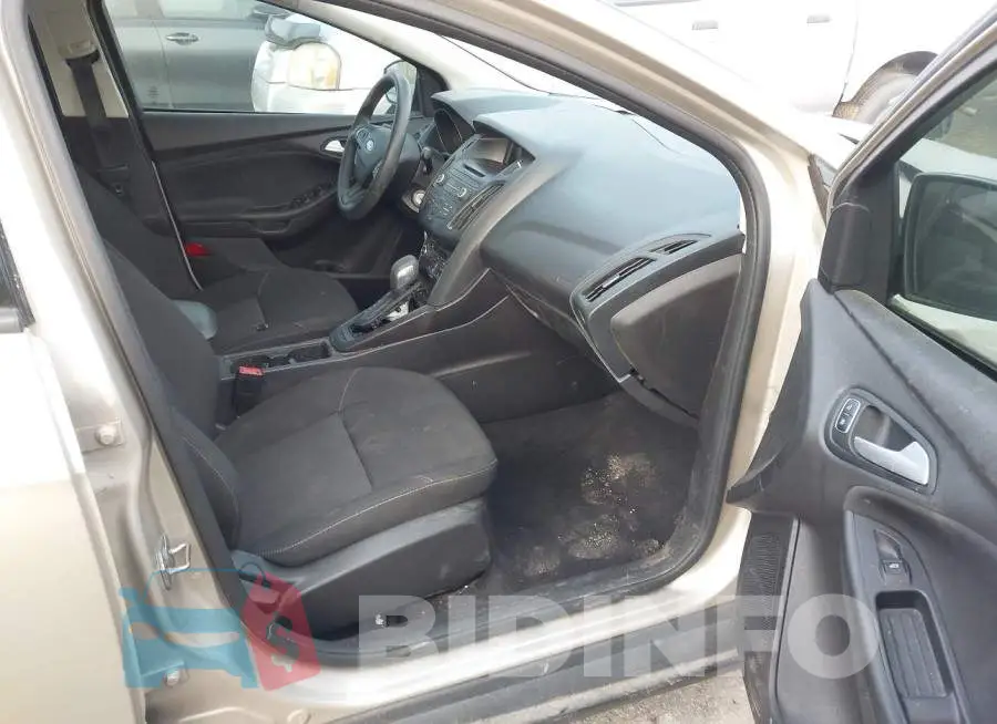 1FADP3FE5HL289975 Photo# 5