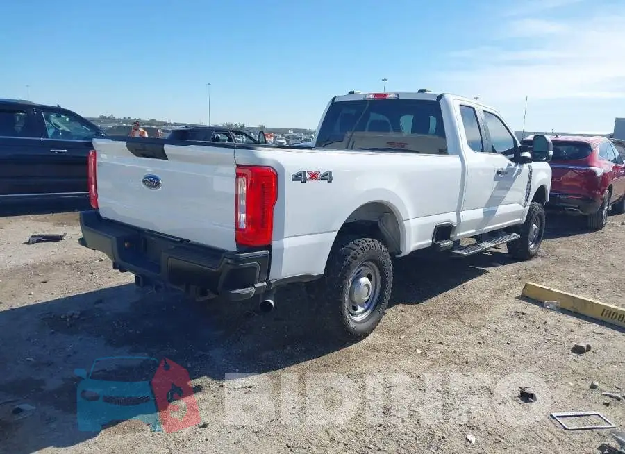 1FT7X2BA7RED47725 Photo# 4