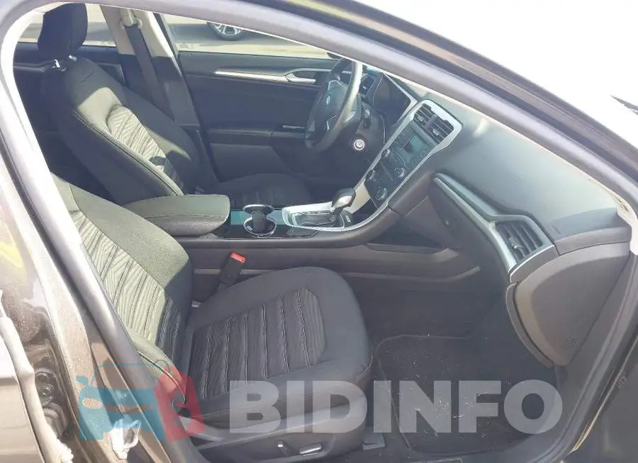 3FA6P0H71GR304431 Photo# 5