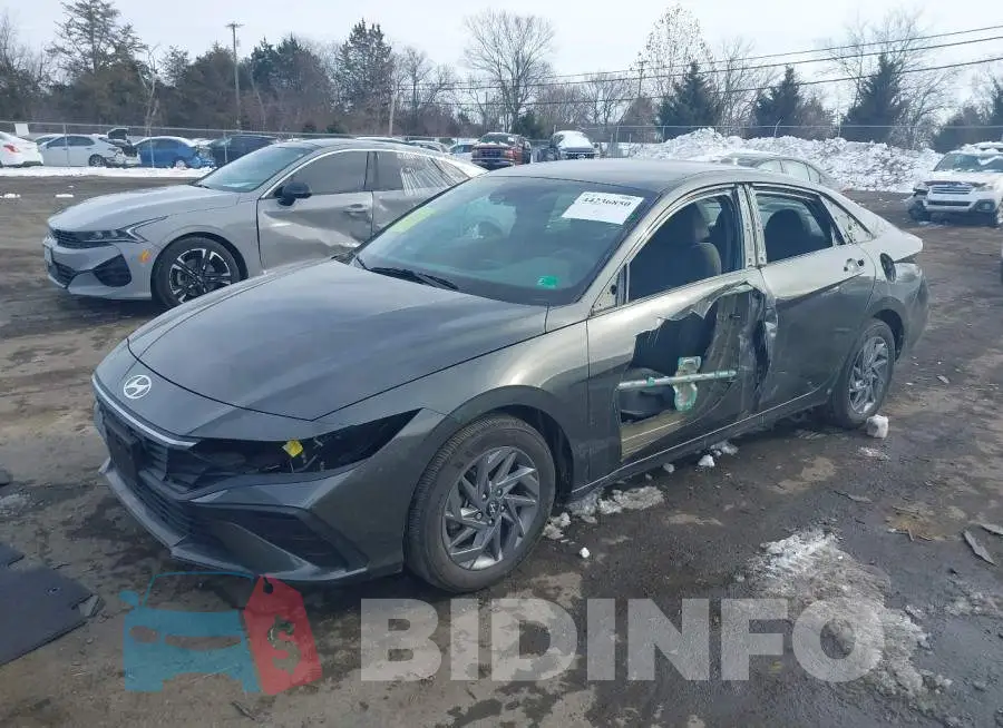 KMHLM4DG6RU746079 Photo# 2