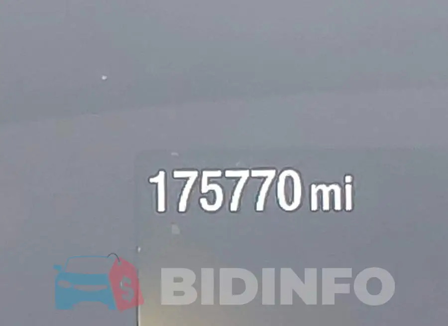 1FBVU4X83PKA87649 Photo# 5