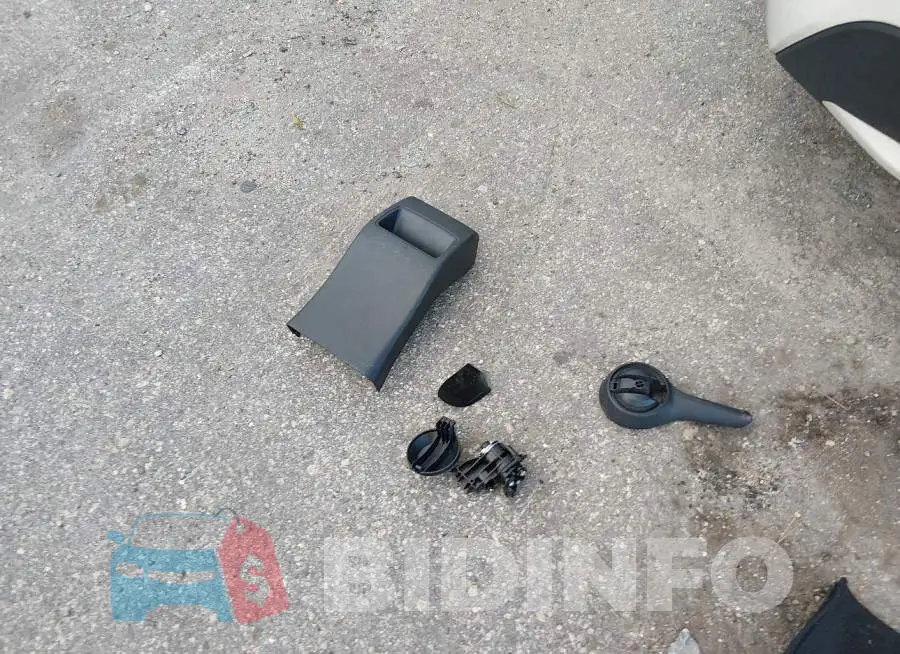 5YFEPRAE5LP059135 Photo# 12