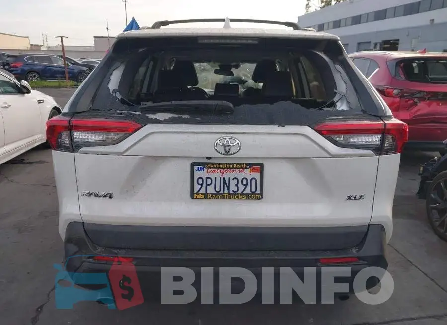 2T3C1RFV0MW152086 Photo# 16
