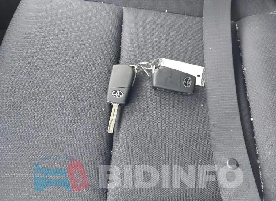 JTDBCMFE2S3083183 Photo# 11