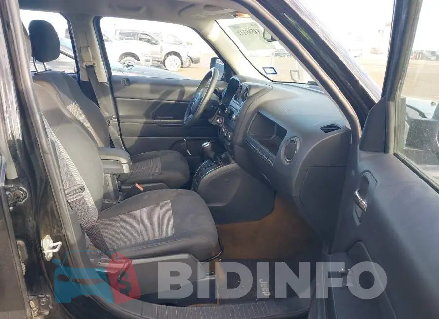 1C4NJPBA4GD669778 Photo# 5