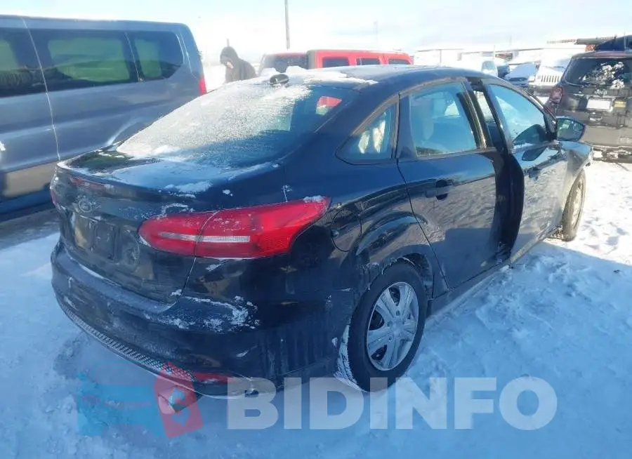 1FADP3E23JL246944 Photo# 4
