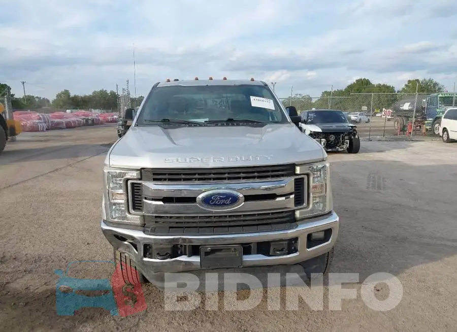 1FT7W2B65JEB34906 Photo# 12