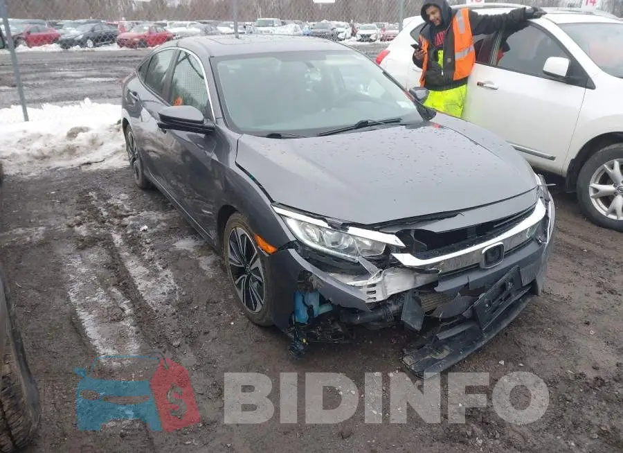 19XFC1F38HE213810 Photo# 1
