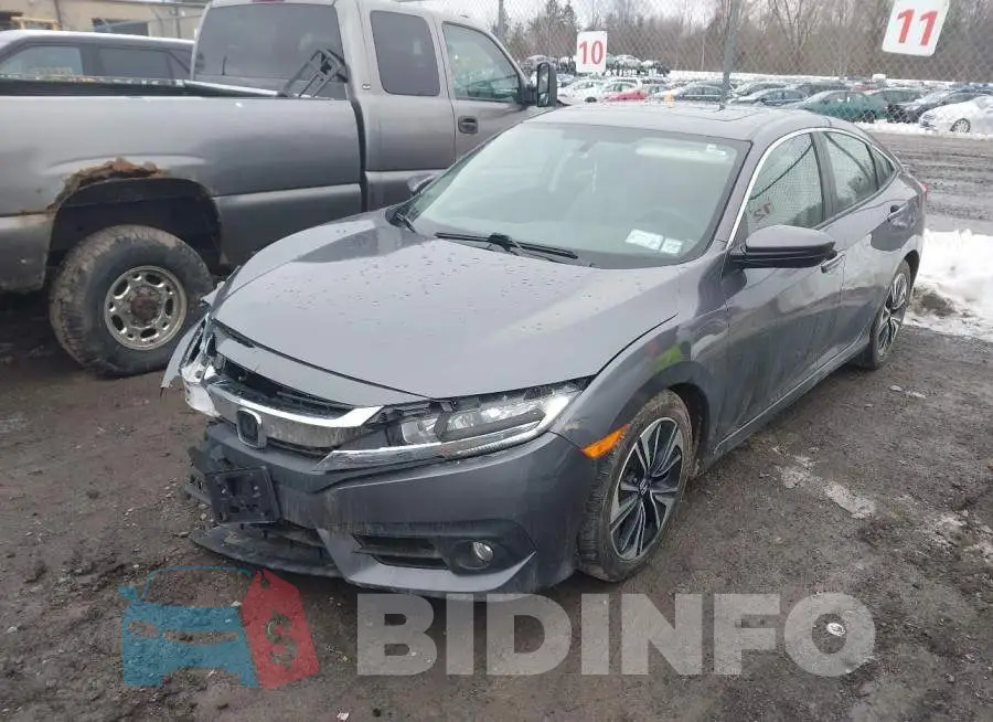 19XFC1F38HE213810 Photo# 2