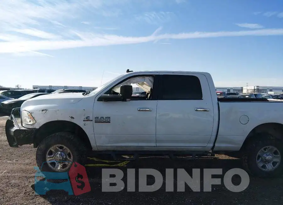 3C6UR5DL8JG275645 Photo# 14