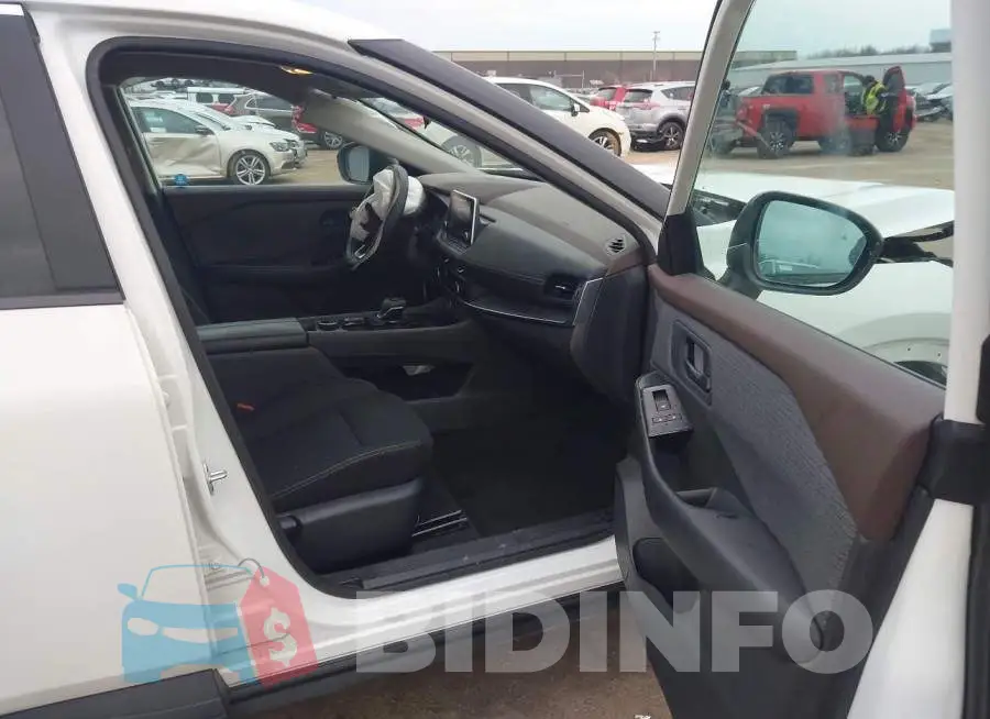 5N1BT3AB4PC791011 Photo# 5