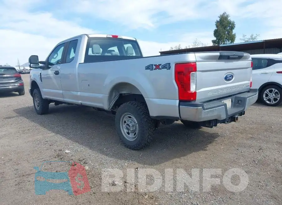 1FT7X2B60JEC83947 Photo# 3