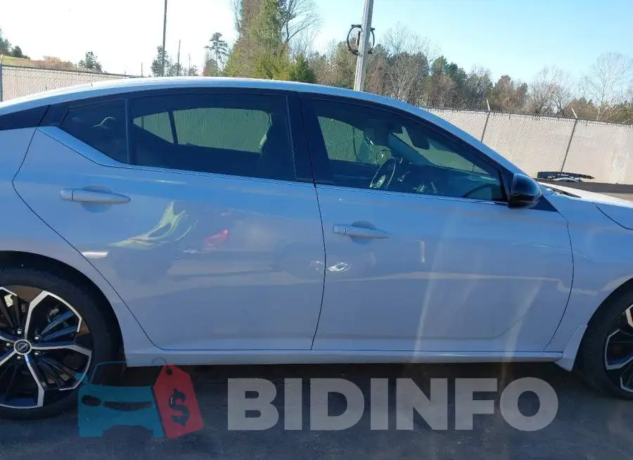 1N4BL4CV6PN316102 Photo# 13