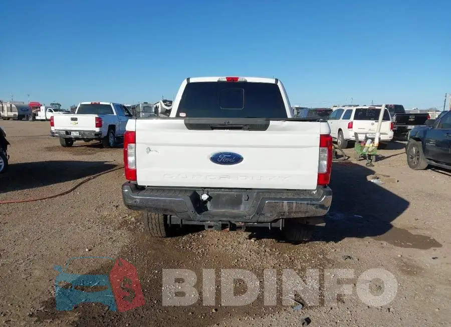 1FT7W2BT1JEB17977 Photo# 16