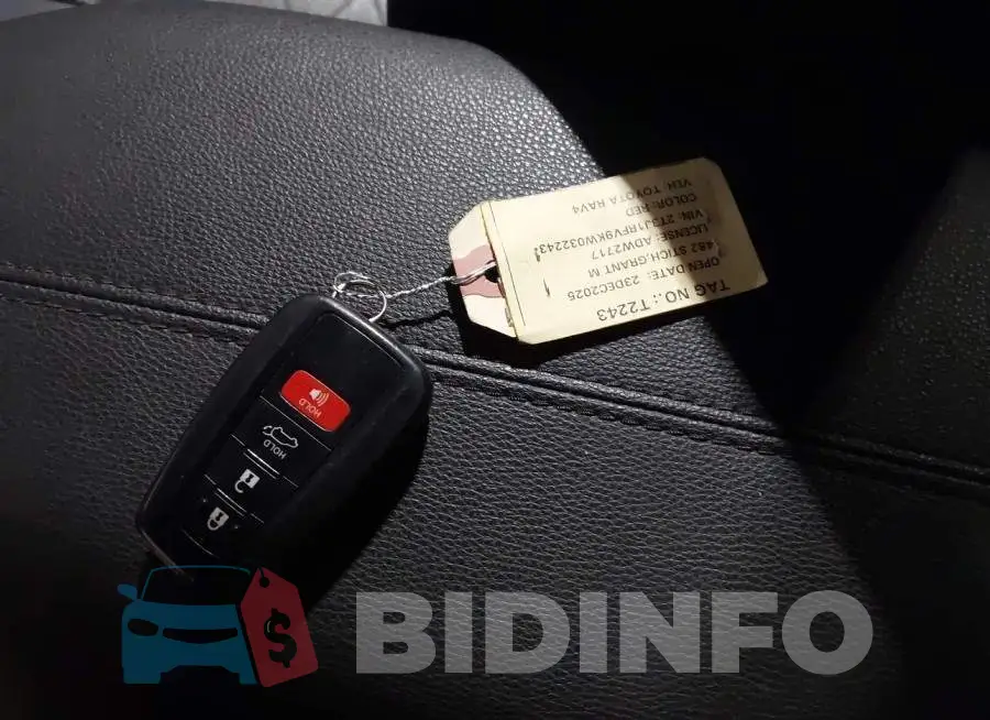 2T3J1RFV9KW032243 Photo# 11