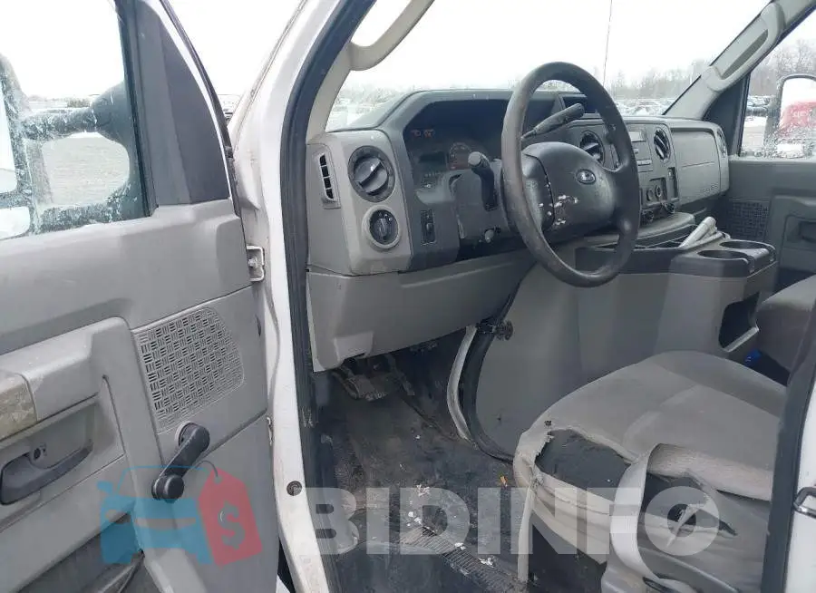 1FDWE3FS8HDC50334 Photo# 6