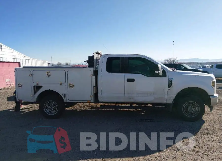 1FT8X3B68JEC48521 Photo# 13