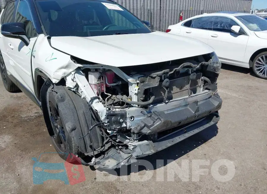 JTMEWRFV6KD504866 Photo# 6