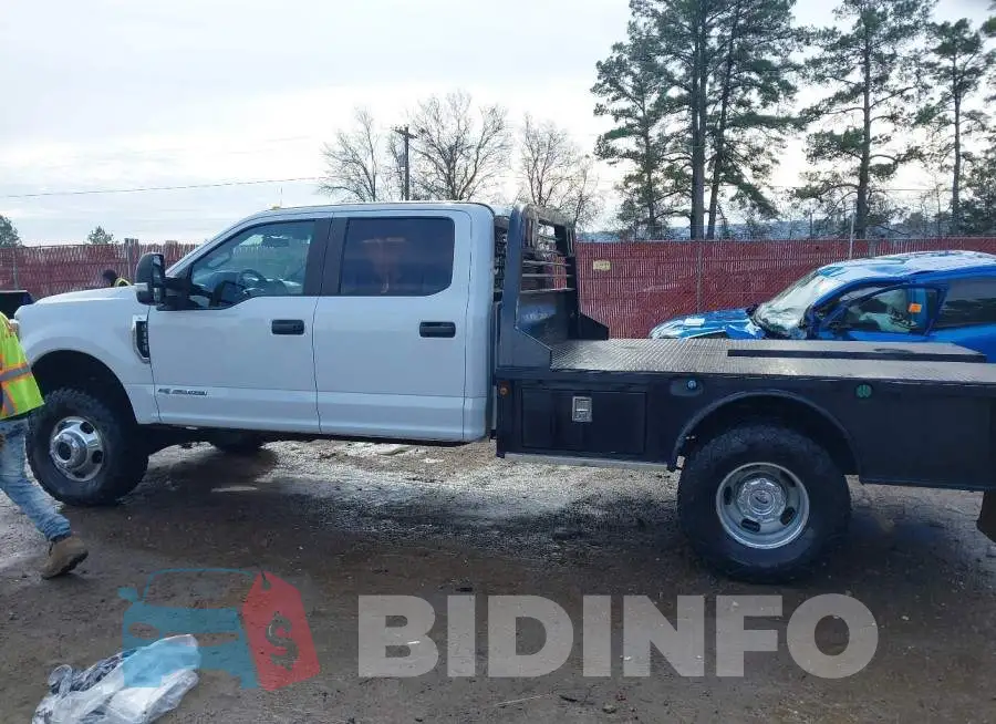 1FD8W3HT2JEB42349 Photo# 18