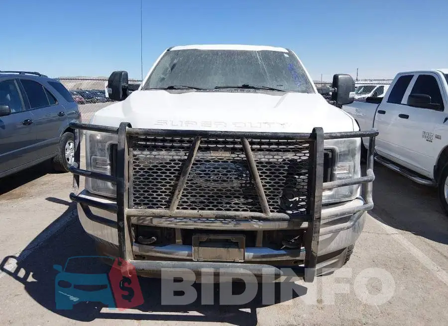 1FT7X2B68JEB92358 Photo# 12