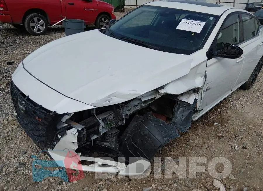 1N4BL4CV9PN369103 Photo# 6