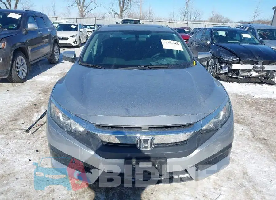 19XFC2F77GE049246 Photo# 12