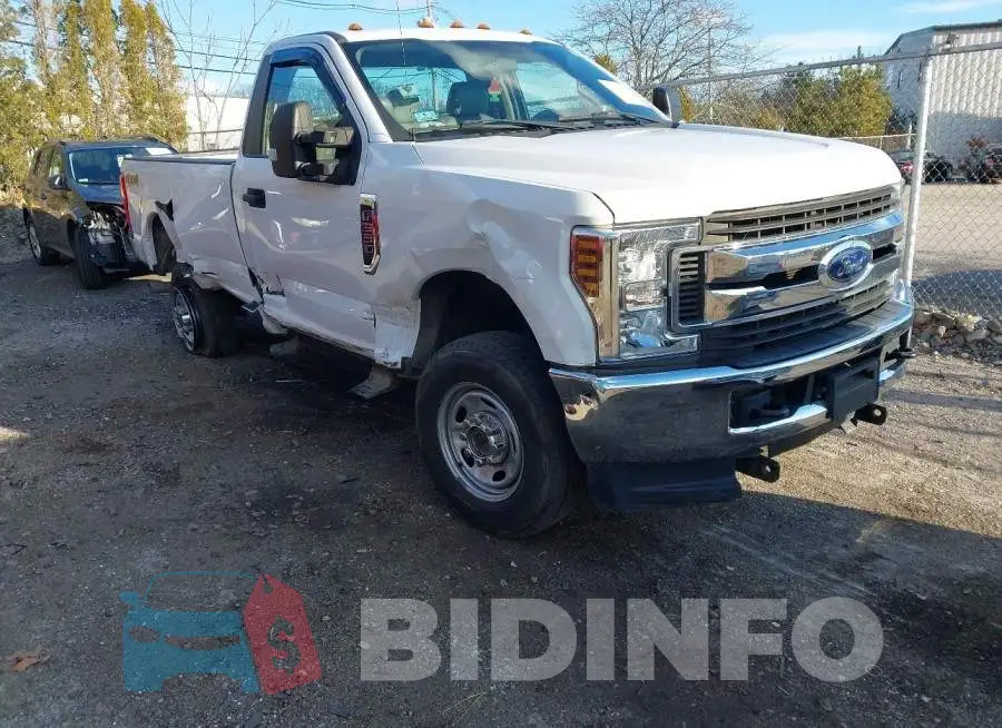 1FTRF3B68KEE17008 Photo# 1