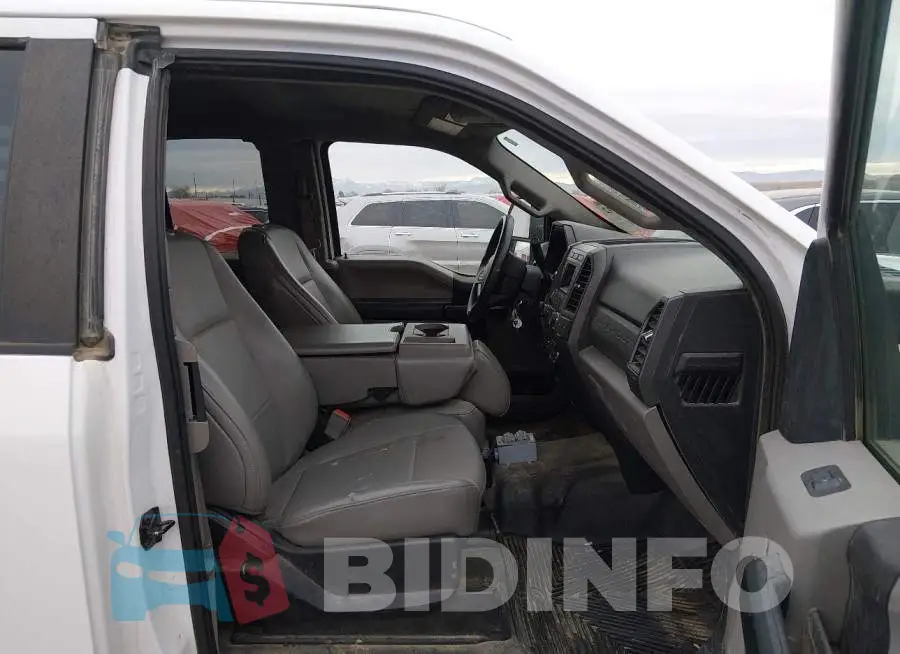 1FT7X2B66JEC62262 Photo# 5