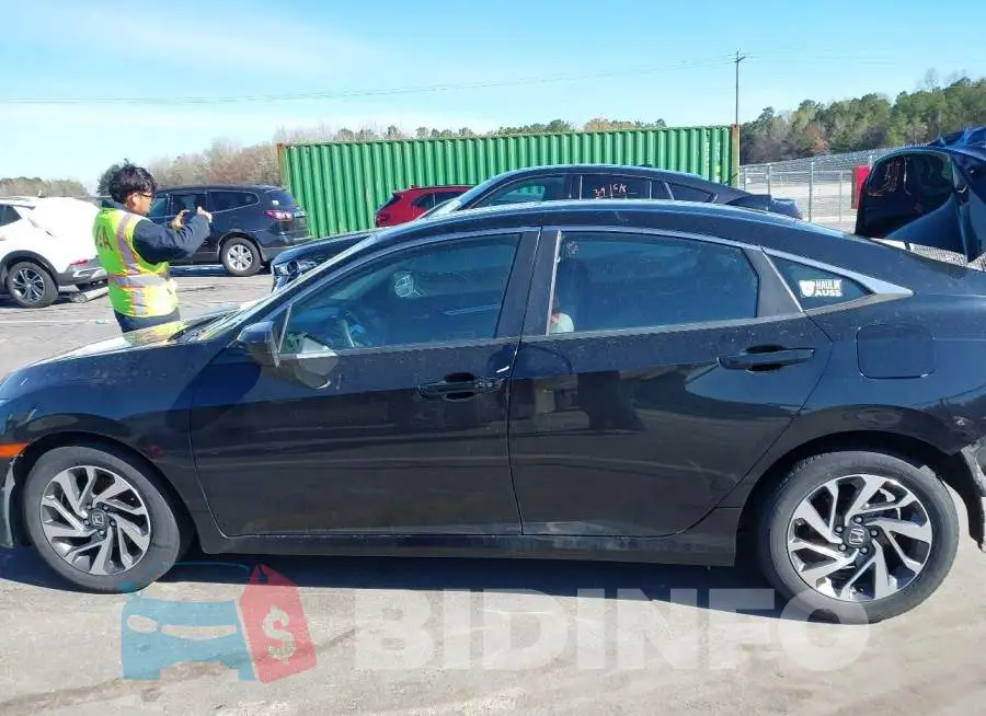 19XFC2F76HE230484 Photo# 15