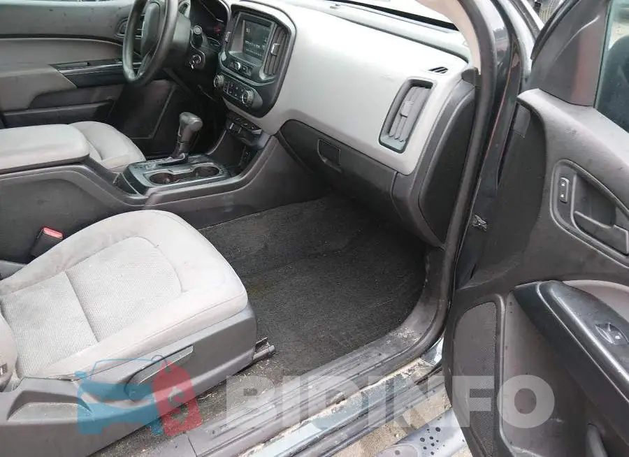 1GCHSBEN8J1198917 Photo# 5
