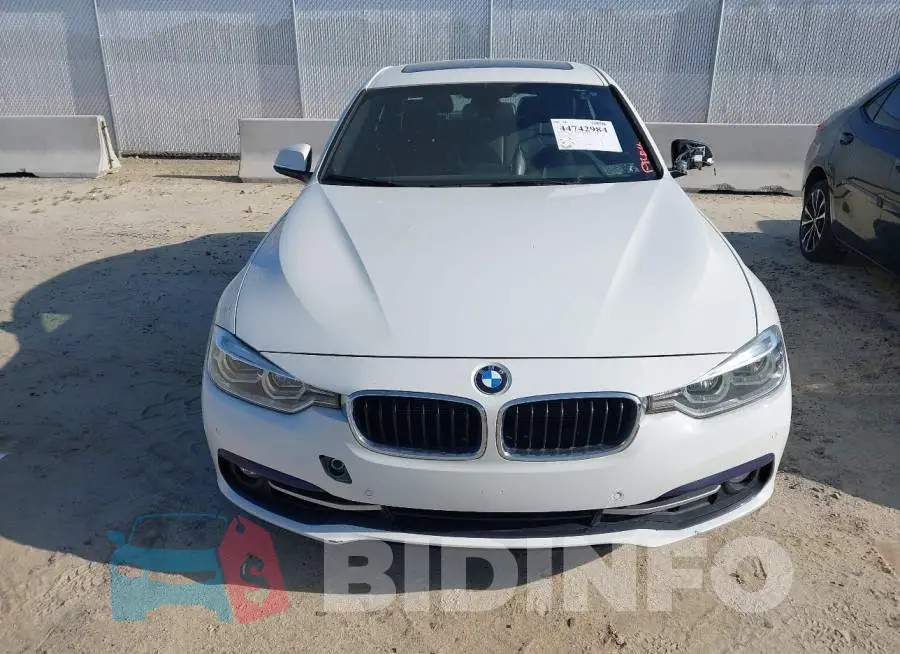 WBA8E3G5XGNU01797 Photo# 12