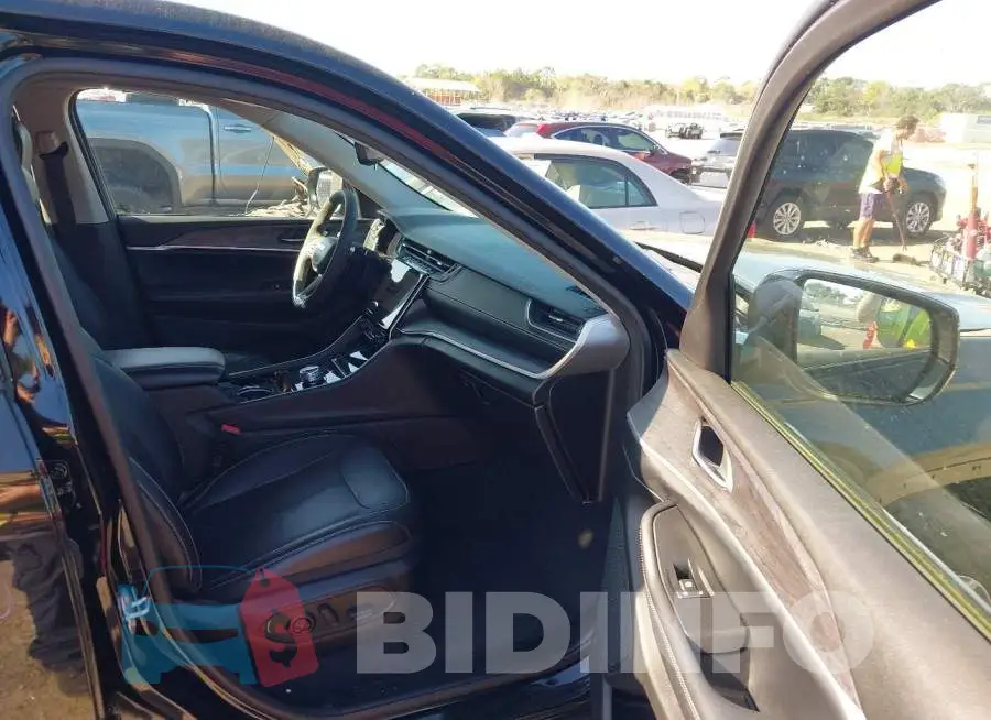 1C4RJGBG5PC513163 Photo# 5