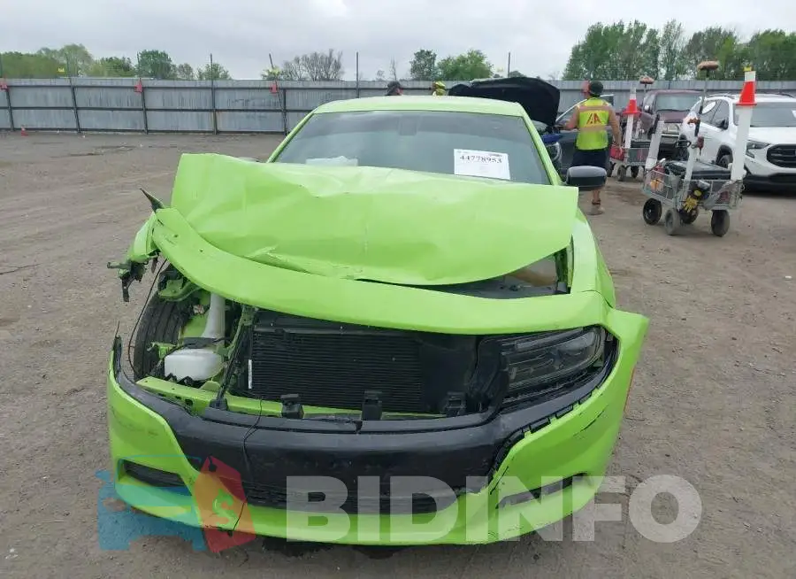 2C3CDXBG2PH604082 Photo# 18