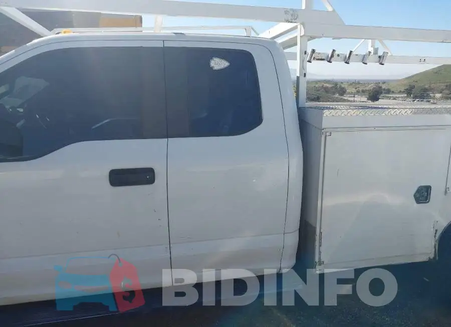 1FD8X3E63HEB62745 Photo# 18